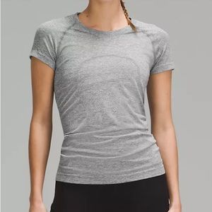 LULULEMON athletic top